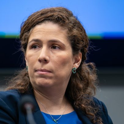 Ministra defende que estabilidade não deve ser recompensa para servidores ineficientes