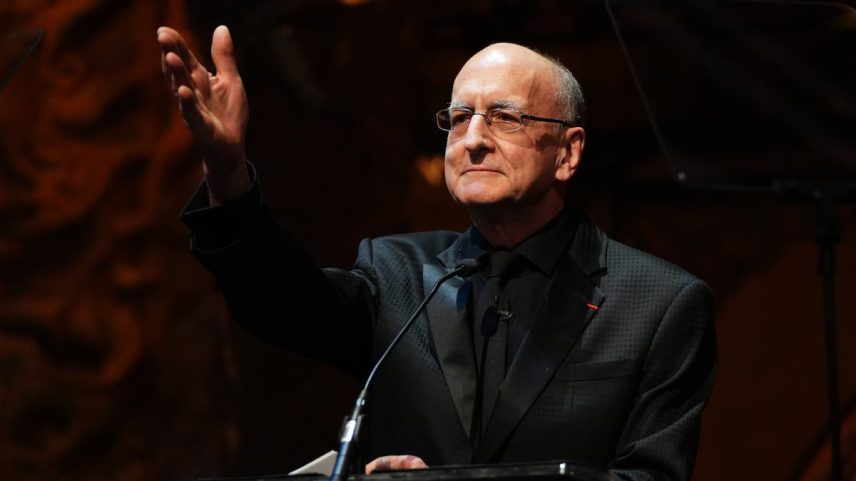 O diretor de orquesta Peter Gelb, na ópera Met de Nova York, em 2024. (Foto: Jared Siskin/Patrick McMullan via Getty Images)