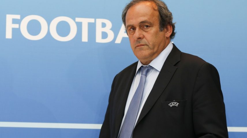 Michel Platini, ex-jogador e ex-presidente da Uefa, foi vítima de roubo dentro de casa (Foto: Valery HACHE / AFP)