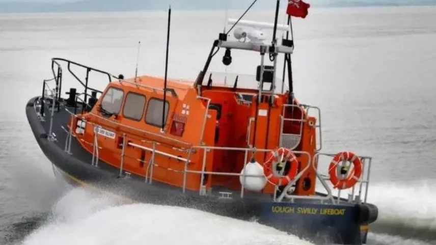 Lifeboat de Lough Swilly estava entre os barcos envolvidos na operação de resgate (Foto: RNLI)