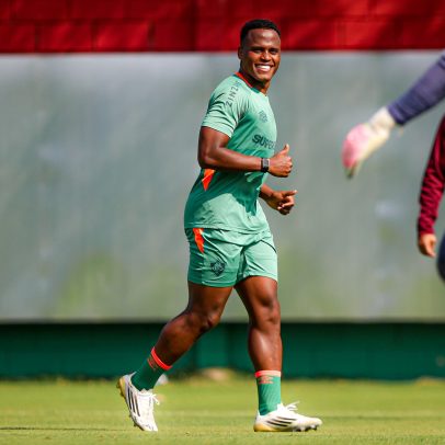 Arias treina normalmente, mas futuro no jogo contra o Cruzeiro é incerto