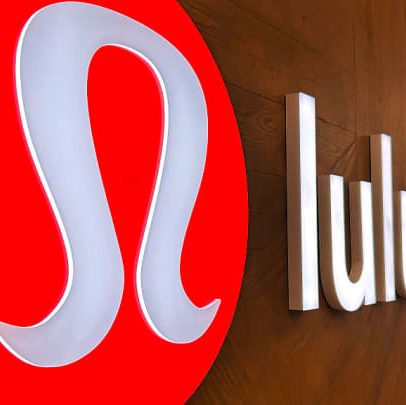JPMorgan rebaixa Lululemon e prevê movimentação lateral das ações