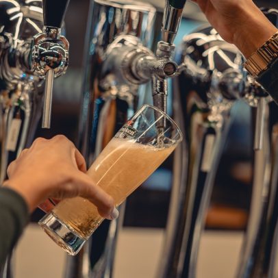 Heineken eleva preços de cervejas e afeta mercado de bebidas no Brasil