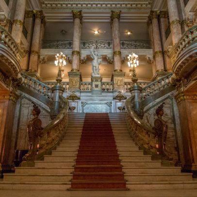 Programação cultural diversificada: Theatro Municipal, Dia do Rock e Baile Charme grátis