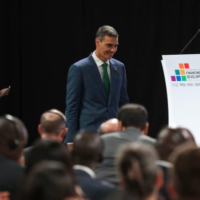 Sánchez promove mudanças no PSOE para fortalecer sua liderança e evitar crise