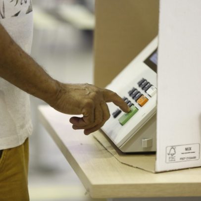Brasileiros demonstram visões contraditórias sobre a democracia, revela pesquisa