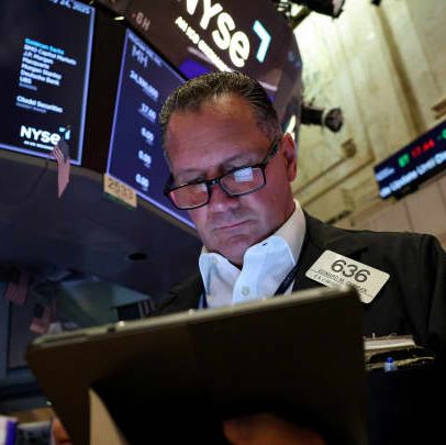 Futuros de ações permanecem estáveis após S&P 500 e Nasdaq alcançarem recordes