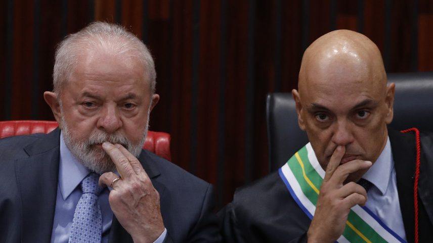 Lula ao lado de Alexandre Moraes na solenidade de Ordem ao Mérito do Tribunal Superior Eleitoral (Foto: Cristiano Mariz)