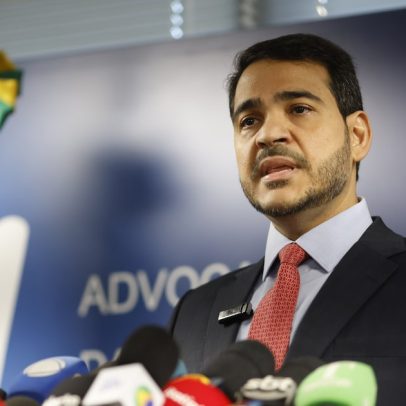 AGU considera ação por danos morais contra Eduardo Bolsonaro nos EUA