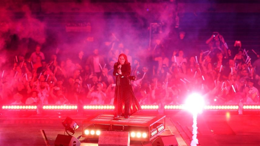 A última apresentação da banda Black Sabbath foi em parceria com a Amazon para mercadorias e roupas oficiais que já estão disponíveis para compra: Veja como comprar online. (Foto: Reprodução)