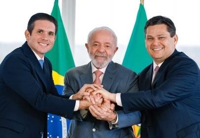 Oposição critica crise do IOF enquanto governo aposta em recesso para acalmar tensões
