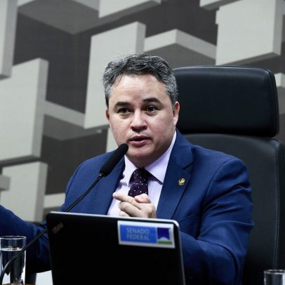 Governo deve escolher entre diálogo ou confronto, afirma líder do União Brasil