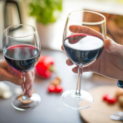 Sommelière recomenda vinhos de qualidade por menos de 100 reais para brindar