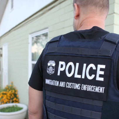 Grupos cristãos processam governo Trump por busca de imigrantes em igrejas