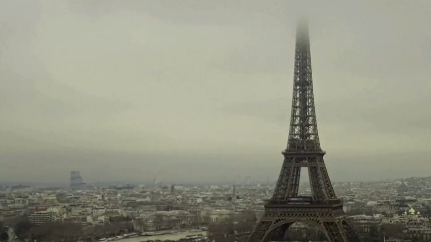 Torre Eiffel é evacuada devido a incêndio (Foto: Reprodução)