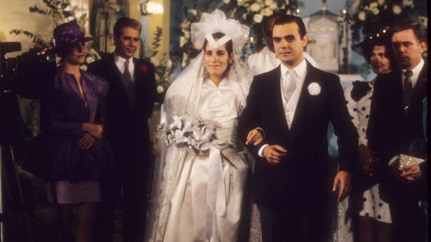 Gloria Pires e Cássio Gabus Mendes em cena de 'Vale tudo' (1988) — Foto: Agência O GLOBO
