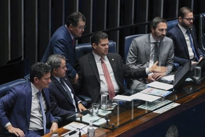 Davi Alcolumbre (União-AP) preside sessão deliberativa do Senado Federal. (Foto: Jonas Pereira/Agência Senado)