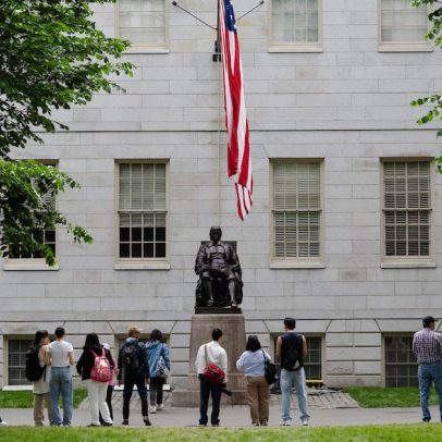 Governo Trump acusa Harvard de violar direitos civis em tratamento a alunos judeus