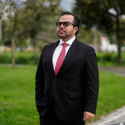 Gustavo Petro é acusado de traição à pátria por seu advogado e ex-ministro Leyva