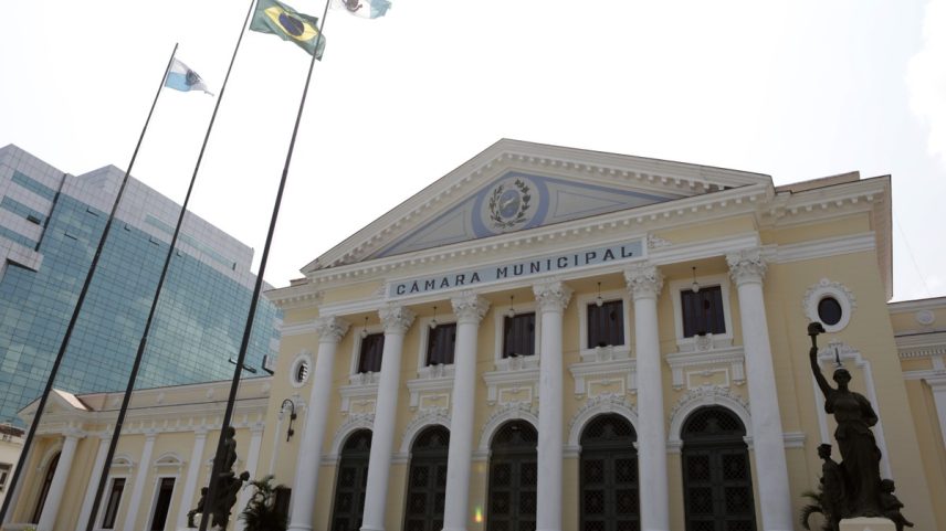 Fachada da Câmara Municipal de Niterói (Foto: Luiza Moraes)