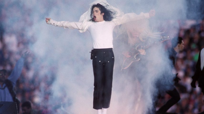 O aguardado biográfico 'Michael', dirigido por Antoine Fuqua, agora estreará em 24 de abril de 2026. (Foto: Reprodução)