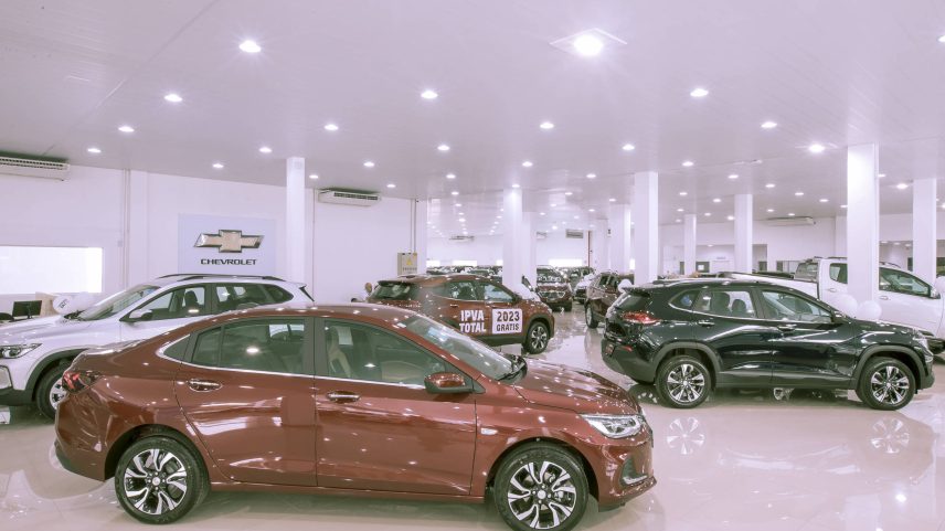 Carros em concessionária Chevrolet na zona norte de São Paulo (Foto: Reprodução)