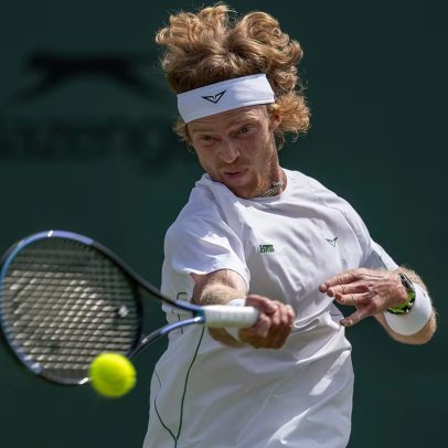 Rublev celebra confiança antes de desafio contra Alcaraz nas semifinais