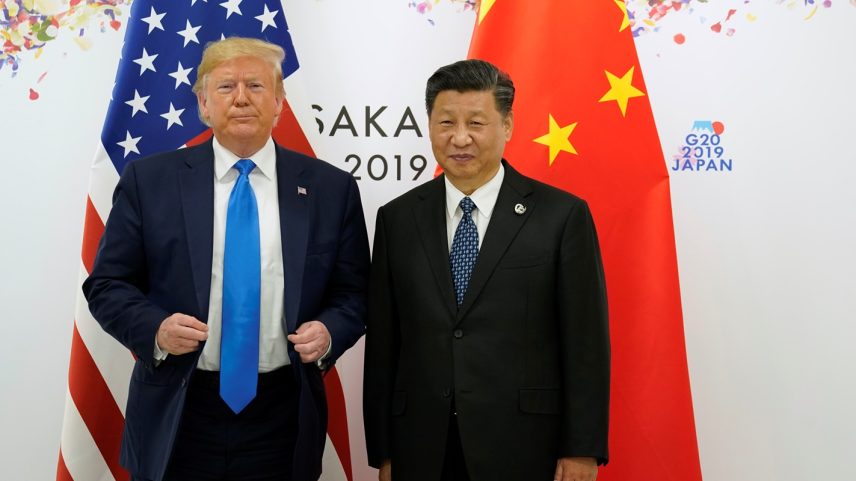 Presidentes dos EUA, Donald Trump, e da China, Xi Jinping, durante reunião do G20, em Osaka, no Japão, em 2019 (Foto: REUTERS/Kevin Lamarque)