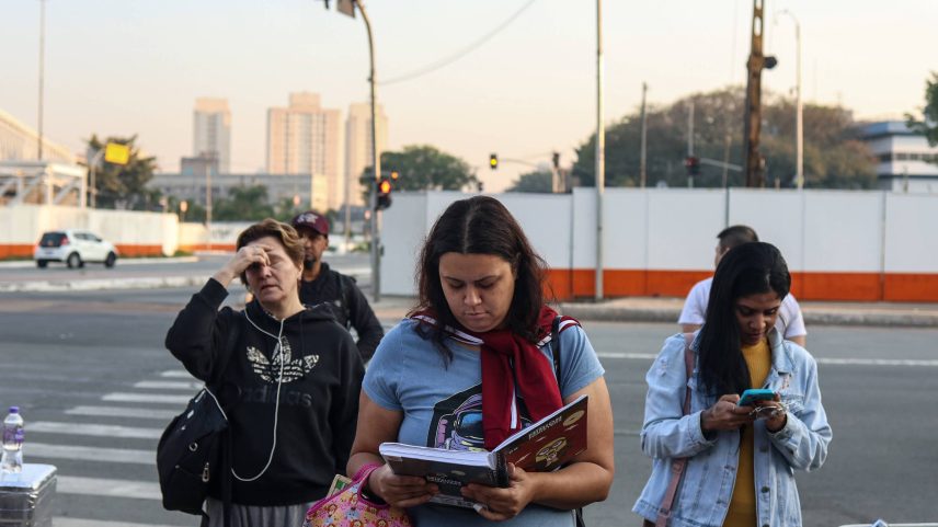 Participantes da primeira edição do CNU no dia de aplicação das provas na Unip da Barra Funda, na capital paulista (Foto: Felipe Iruatã/Folhapress)