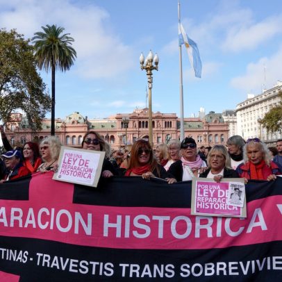 Idosas trans argentinas pedem reparação histórica e denunciam exclusão social