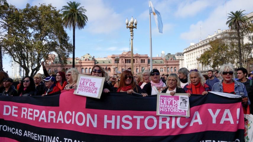'Las Historicas', coletivo de mulheres trans marcha em Argentina. (Foto: Reprodução)