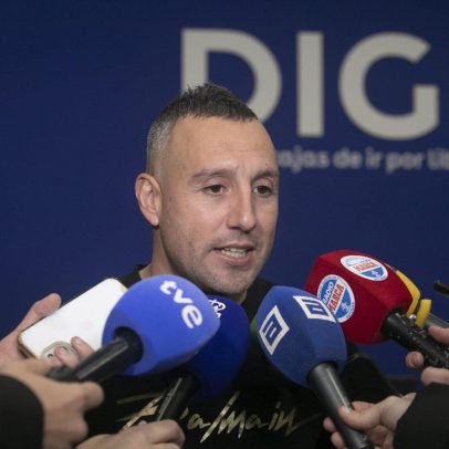 Real Oviedo confirma renovação de contrato com Santi Cazorla aos 40 anos