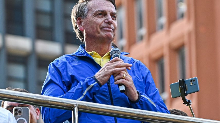 Jair Bolsonaro, ex-presidente da República, durante ato na Paulista (Foto: Roberto Sungi/Ato Press/Estadão Conteúdo)