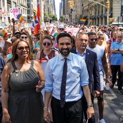Zohran Mamdani se destaca e lidera corrida pela prefeitura de Nova York