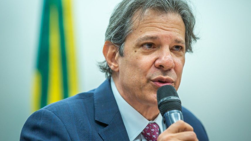 Haddad: defender sanções ao Brasil por uso do Pix no contexto de queda do uso dos cartões de crédito e débito é o mesmo que defender o telefone fixo em detrimento do celular (Foto: Diogo Zacarias/MF/Flickr/Divulgação)