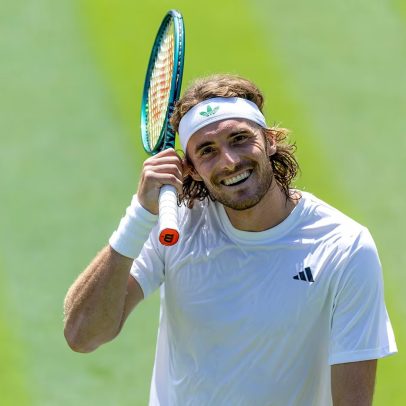 Nível do tênis profissional se eleva, afirma Tsitsipas sobre sua carreira