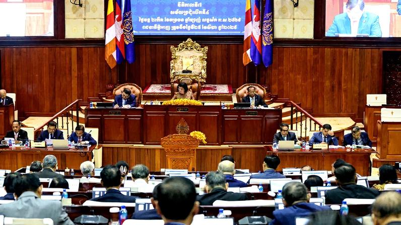 Parlamento do Camboja aprova projeto de lei que permite retirar cidadania de quem 'colaborar' com países estrangeiros (Foto: AFP)