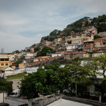 Tiroteio no Campinho causa pânico entre moradores do Morro do Fubá neste sábado