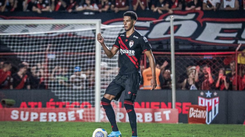 Botafogo tem interesse em Alix Vinicius, do Atlético-GO (Foto: Ingryd Oliveira/Atlético-GO)