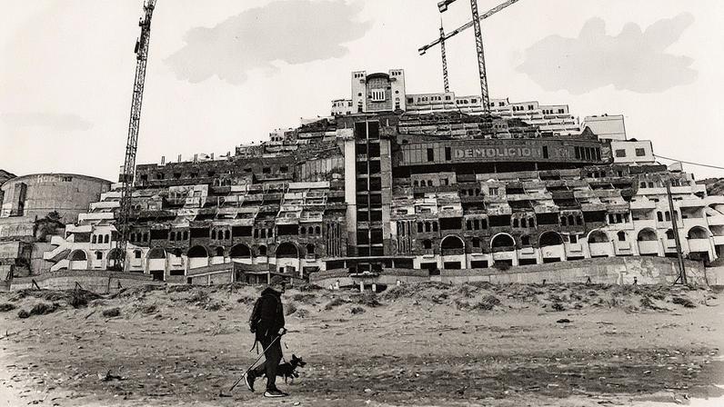 Hotel del Algarrobico, no município de Carboneras (Almería). (Foto: Carlos Barba/EFE)