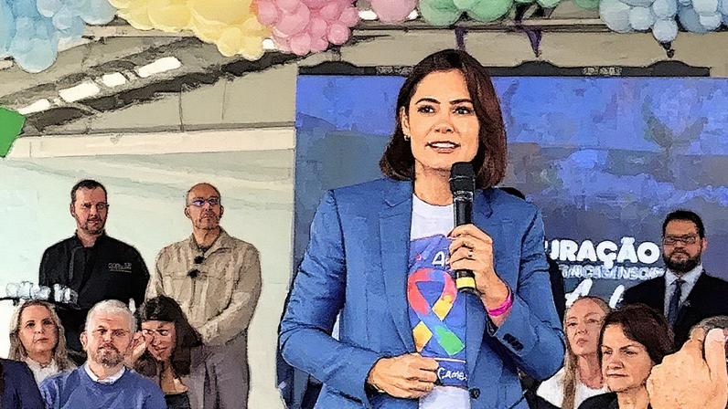 Michelle Bolsonaro em inauguração da Casa do Autista, em Balneário Camboriú (Foto: Fecam/Divulgação)
