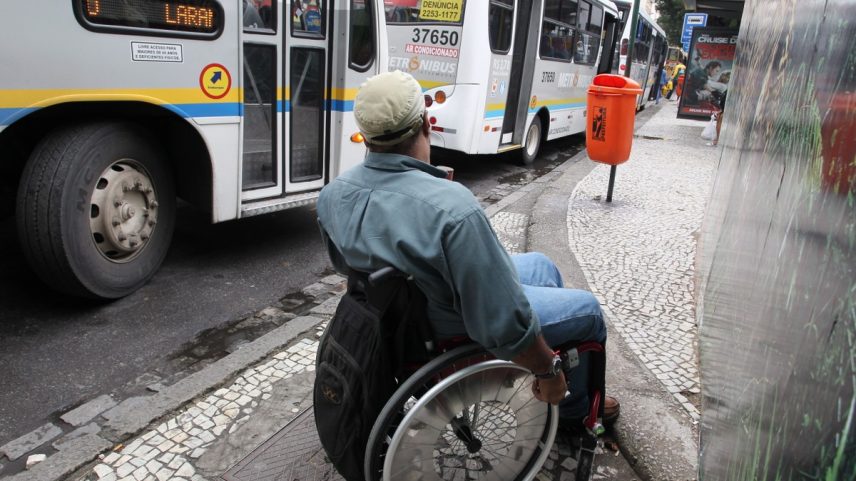 Caso de cadeirante é mais um a comprovar o péssimo serviço às pessoas com deficiência (Foto: Márcia Foletto)