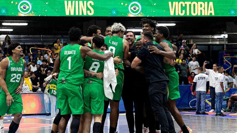 Jogadores do Brasil comemoram a conquista da Copa América (Foto: Reprodução)