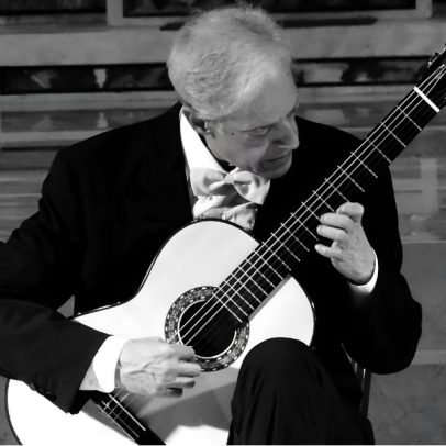 Mestre do violão clássico brasileiro se apresenta no Museu Sacro Franciscano do Rio
