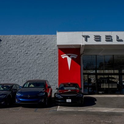 Tesla é multada em R$ 1,3 bilhão após morte relacionada ao piloto automático nos EUA