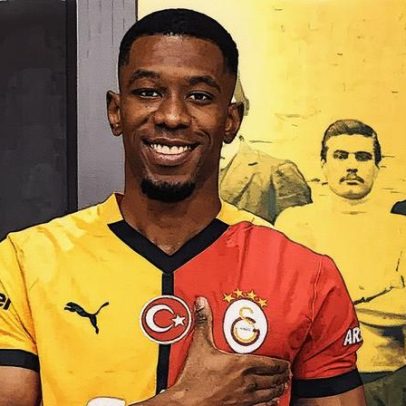 Vasco intensifica negociações por zagueiro colombiano após recuo de clube russo