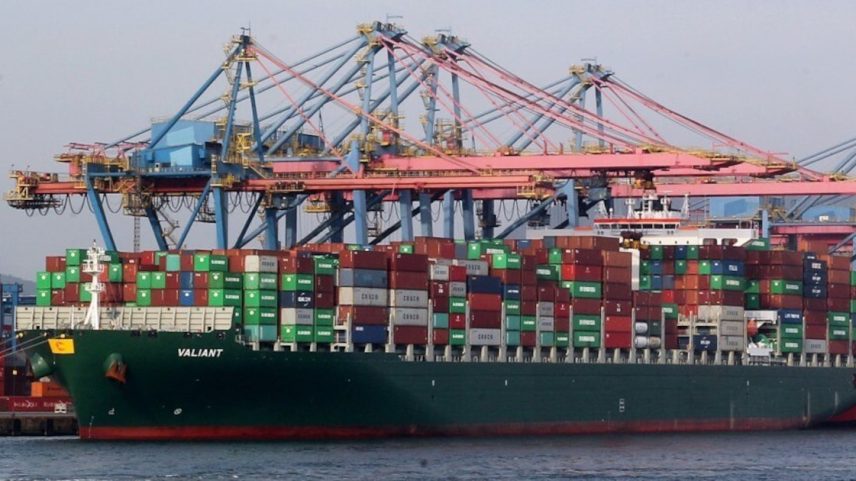 Produtos que são exportados pelo Brasil aos Estados Unidos, mas ainda não vendidos aos países árabes, têm potencial de pequena absorção, caso dos produtos semimanufaturados de ferro ou aço e madeira de coníferas (Foto: Márcio Fernandes/Estadão)