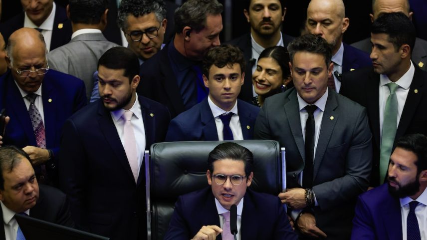 Motta apenas conseguiu retomar cadeira de presidente no plenário após 30 horas. (Foto: Wilton Junior/Estadão)