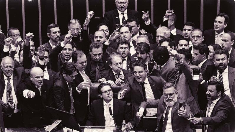 O presidente da Câmara, Hugo Motta (Republicanos-PB), reassume a cadeira após motim de deputados bolsonaristas (Foto: Pedro Ladeira/Folhapress)
