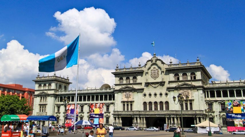 A decisão foi tomada, na última terça-feira (12), em sessão no Congresso da República da Guatemala (Foto: Flickr/Clarck e Kim Kays)